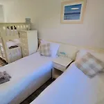 Nyaraló Corner - Part Of The The Bay Village With Pool, Gym And Direct Access, Pub, Restaurant, Tennis And Meadows Walks Filey
