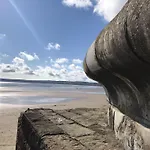 Corner - Part Of The The Bay Village With Pool, Gym And Direct Access, Pub, Restaurant, Tennis And Meadows Walks Nyaraló Filey
