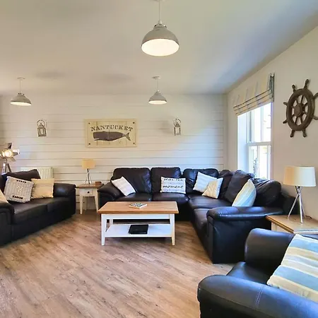 Corner - Part Of The The Bay Village With Pool, Gym And Direct Access, Pub, Restaurant, Tennis And Meadows Walks Vakantiehuis *