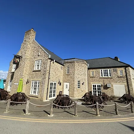Corner - Part Of The The Bay Village With Pool, Gym And Direct Access, Pub, Restaurant, Tennis And Meadows Walks 別荘 ファイリー