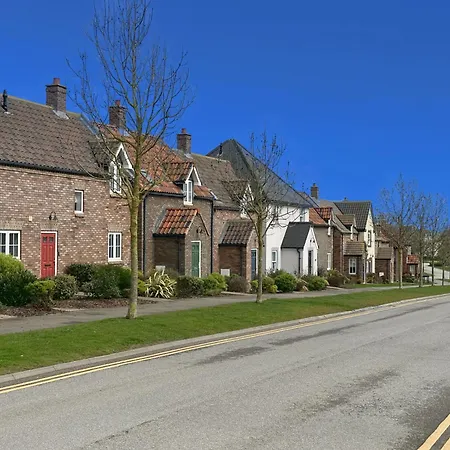 Corner - Part Of The The Bay Village With Pool, Gym And Direct Access, Pub, Restaurant, Tennis And Meadows Walks Vakantiehuis